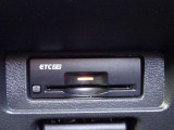 音声案内タイプETC2.0装備☆ビルトインタイプのETCですので、インテリアの邪魔をしません!ETCがあれば、キャッシュレスで料金所をノンストップで通過できます。