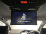 後席モニター装備!お出かけ時の渋滞でもお子様や同乗者の方が退屈しません♪