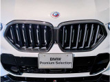 【キドニーグリル】BMWは約90年もの間、ほぼ全ての車両にひと目でBMWだと分かるこの特徴的なフロントグリルが備えられ、デザイン・アイコンとして親しまれてきました。