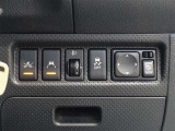 トラクションコントロールが装備されております♪すべりやすい路面での発進時や加速時にタイヤの空転を抑え、駆動力確保に貢献する機能です☆詳細は販売店スタッフまでおたずねください!