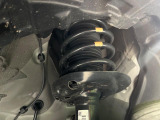 お車を安心してお乗りいただく為には、足回りの定期点検が欠かせません。サービスサポート(有償保証)では無料点検もご提供しており、安心のカーライフをお過ごしいただけるサポート体制が整っています。