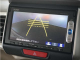 ◆リアワイドカメラシステム◆3種類の表示で後方確認をサポート♪セレクトレバーを「R」の位置に入れるとカメラ画像に切り替え。ノーマルビューでは従来のリアカメラと同様の標準的なビューで表示します!