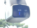 ドライブレコーダー装備です!もしもの時やあおり運転など、映像記録は証拠になるのであると安心ですね!
