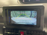 【バックカメラ】駐車時に後方がリアルタイム映像で確認できます。大型商業施設や立体駐車場での駐車時や、夜間のバック時に大活躍!