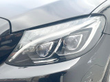 ●LEDヘッドライト:夜間走行時も良好な視界を確保し安心して運転できる高輝度LEDヘッドライトを装備!点灯速度が早く、消費電力も抑えられています。