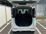 後部座席をシートアレンジすれば、大きい荷物も楽々積めますよ!