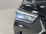 LEDヘッドライトとADB(アダプティブドライビングビーム)付で、夜間走行時の安心感が違います!左側のヘッドライトレンズ表面に剥がれがありますので、御来店時にご確認ください。