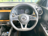 【純正革巻きステアリング】上質な革を使用することで、手にしっかり馴染みとても運転しやすいハンドルです♪