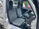 「この車の状態が気になる」「車の写真をもっと見たい」「在庫に似ているこんな車がほしい」など、どんな些細なことでもお気軽にお問い合わせください。あなたの理想の一台、私たちがお探しします!