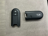 スマートキーです!ドアの施錠・解錠・エンジンの始動がスムーズで大変便利です!