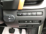 ★パワーバックドア(電動テールゲート)★ 荷物で手がふさがっていても、ボタンやキック操作でリアゲートを自動開閉できます。