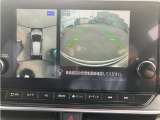 アラウンドビューモニターも装備!人気の装備です☆周囲の状況も確認でき、移動物検知機能もついているので人が近づいてきたりしても車がお知らせ☆