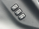 【メモリー機能付きパワーシート】ドライバーごとに設定したシート位置を記憶して、ボタン一つで切り替えできる便利な機能!運転する方が複数名いらっしゃるご家庭におすすめです♪
