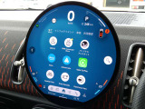 Apple CarPlayやAndroid Autoなど様々なアプリケーションがインストールされています!