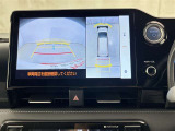 バックモニター付なので後退時に後方が見えるので安心。 車は構造上、死角がたくさんなので万が一を考えると必須ですね。 あくまで補助の為の装備、バックは目視で確認する事が重要ですよ。