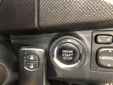 エンジンスタートスイッチです。キーが車内にあれば、エンジンの始動や停止はスイッチを押すだけ!キーを取り出す手間を省き、ワンプッシュで操作できるので簡単でスムーズです。