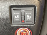 リアドアは乗り降りに便利な両側電動スライドドアです。また運転席に座っていながらスイッチ操作で自在にスライドドアを開け閉めできます。