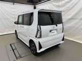 走りにこだわりながら収納力も持ち合わせたお車です。