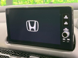 【メーカー純正ナビ】インテリアに溶け込むスタイリッシュな「専用設計」メーカーナビを装備♪視認性や操作性など基本性能にも優れ、より上質なカーライフをお楽しみいただけます。