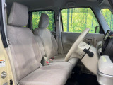 運転席シート廻りは使用感も少なく、良好な状態となっています。丁寧に使われていたことがよくわかりますね。
