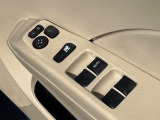 【電動格納ミラー】サイドミラーは電動格納式となっており、狭い駐車場でもキズがつくリスクを抑えられます。