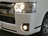 LEDヘッドライトです。デザイン性がよくとても明るいので、夜間の走行や悪天候でも安心です。しかも長寿命!