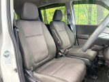 運転席シート廻りは使用感も少なく、良好な状態となっています。前オーナー様が丁寧に使っていたことがよくわかりますね。