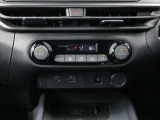 オートエアコンですので、車内を快適な空間に出来ます♪
