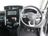 ハンドル周りです。運転している間、長く触れているものだから手に馴染むハンドルがいいですよね♪握ると欲しくなっちゃいますよ。