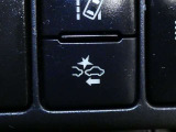 【PCS(プリクラッシュセーフティーシステム】・・・進路上の車両を前方センサーで検出し、衝突の可能性が高いと判断したときに、警報やブレーキ力制御により運転者の衝突回避操作を補助します。