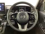 ハンドルにHondaセンシング系のクルーズコントロールやレーンキープアシストなどのスイッチと、オーディオの操作スイッチが装備されています。ハンドルから手を離さず安全に操作できます。