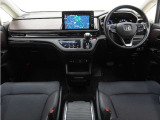 ◆視界広々で非常に運転しやすくロングドライブでも疲れを感じさせないすっきりとまとまったインパネ周りです。