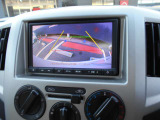 車庫入れの時に大変便利なバックカメラが付いています。後の映像が画面で見れますので安心ですよ。