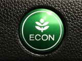 ★ECONスイッチ★ エコドライブを加速しよう!スイッチをONにすると、運転の仕方によるロスを抑え込み燃費をよくするようクルマが頑張ります(*^ー^*)燃費向上にチャレンジ♪
