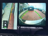 左サイドカメラとフロントカメラ運転席から死角となりやすい車両左前部分や前方部分もバッチリ見えます♪