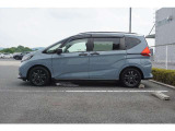 Honda SENSINGとは衝突を予測してブレーキをかけたり、前のクルマとちょうどいい距離でついていったりできる多彩な安心、快適機能を搭載した先進の安全運転支援システムです。