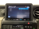 HondaCONNECT対応の便利なナビディスプレー。お持ちのスマートフォンと連携して、ナビやBluetoothでの音楽再生が可能です。デザインはもちろん、操作性も良好です。