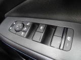 全席パワーウィンドウスイッチ★運転席はワンタッチで開閉可能です♪