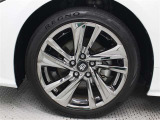 18インチアルミホイールが装着されています。タイヤサイズ225/45R18