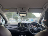 視界広々で運転しやすいインパネ