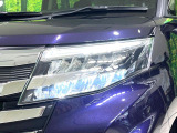 【LEDヘッドライト】悪天候や夜間走行時も良好な視界を確保し安心して運転できる高輝度LEDヘッドライトを装備!点灯速度が早く、消費電力も抑えられています。