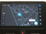 ディスプレイオーディオ(コネクティッドナビ対応)PLUS搭載。T-Connectご契約で2027年2月まで無償で利用できるナビ(期限到来後は有償)と、解約後も利用できる車載ナビが搭載されています。