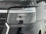 LEDヘッドライトは、点灯の瞬間から最大光量を発揮し、突然暗くなるトンネルなどでの安定感を高めます。