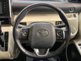 【純正革巻きステアリング】上質な革を使用することで、手にしっかり馴染みとても運転しやすいハンドルです♪