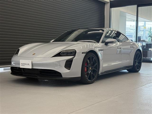 タイカン GTS 4+1シート 4WD 