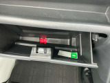 グローブボックスも収納しやすさ◎