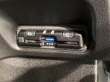いまや快適なカーライフに欠かせないETCが付いています。