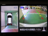 アラウンドビューモニターで車庫入れも空から見ている様に駐車できラクラクです。
