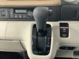 オートマチックシフトレバーは、手になじみ操作しやすい形状で安全運転にもつながります♪