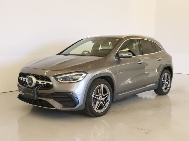 GLAクラス GLA200d 4マチック AMGライン 4WD